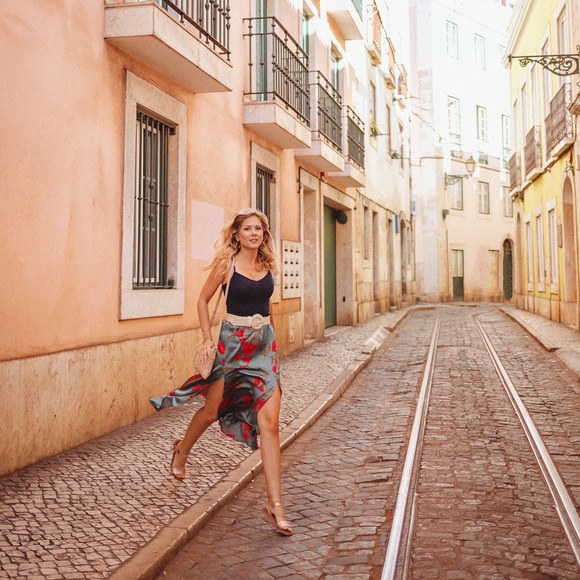 Meet your Posher, Emily - Picture 2 of 7